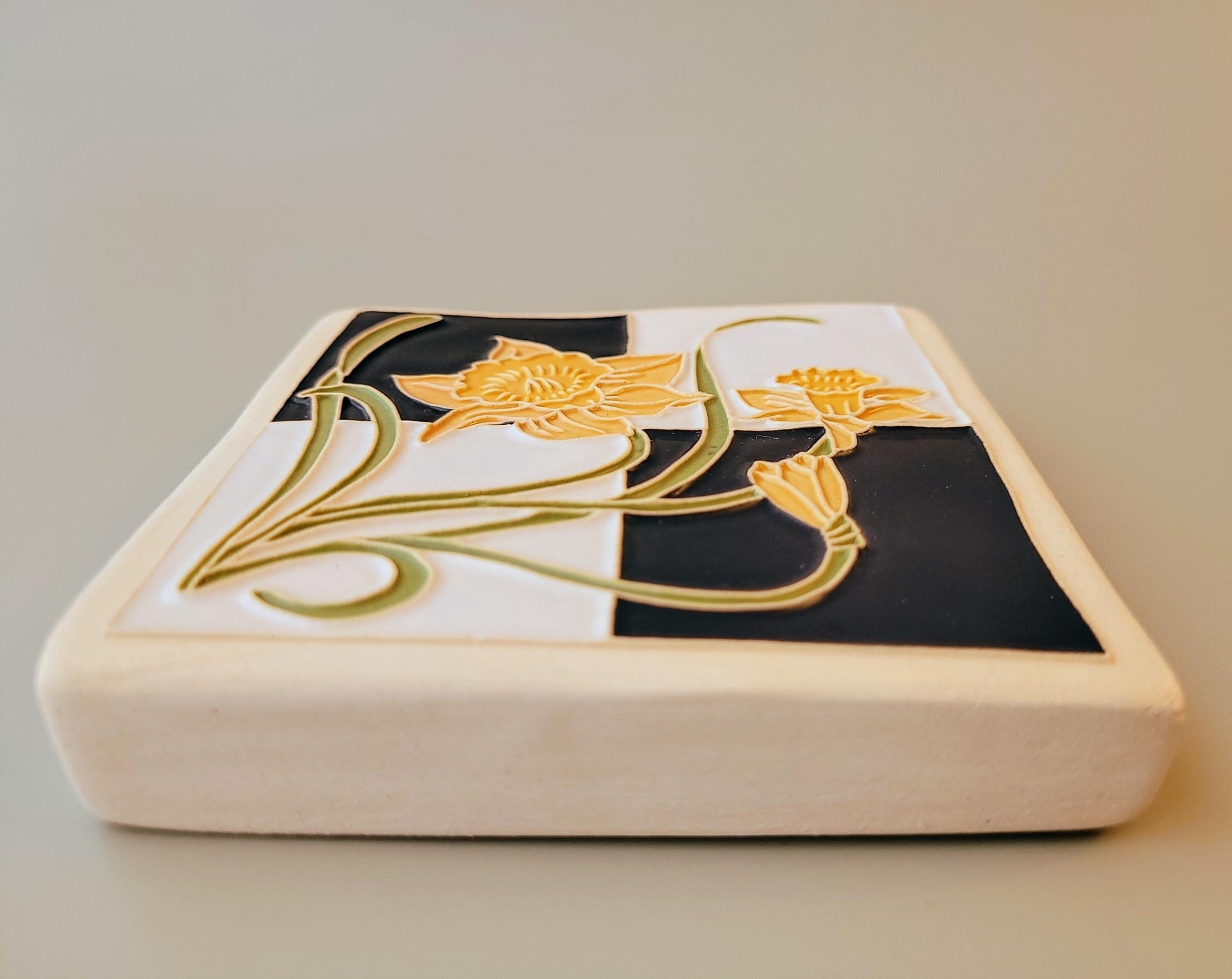 Daffodil Tile, Handmade 4x4 ceramic art tile